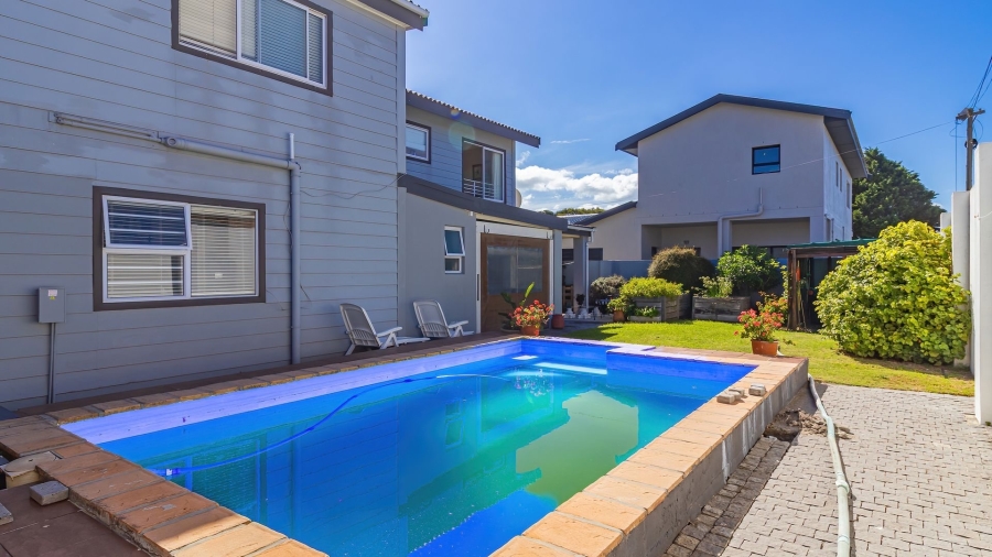 4 Bedroom Property for Sale in Kleinmond Western Cape